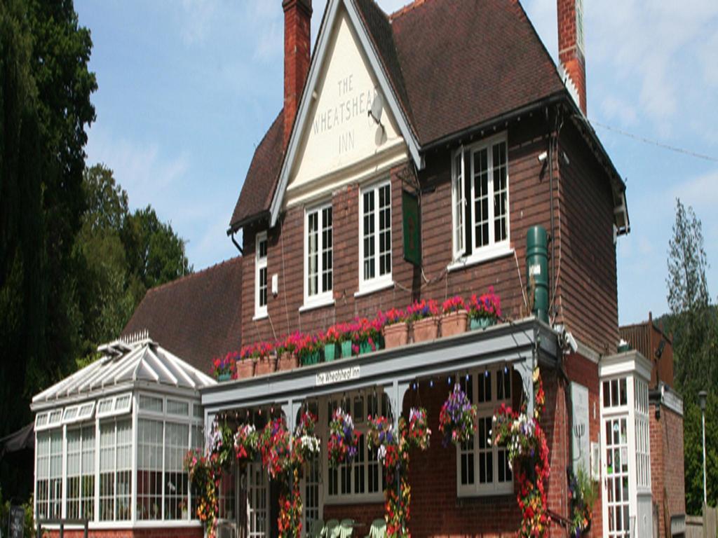 The Wheatsheaf Inn Haslemere Exteriör bild