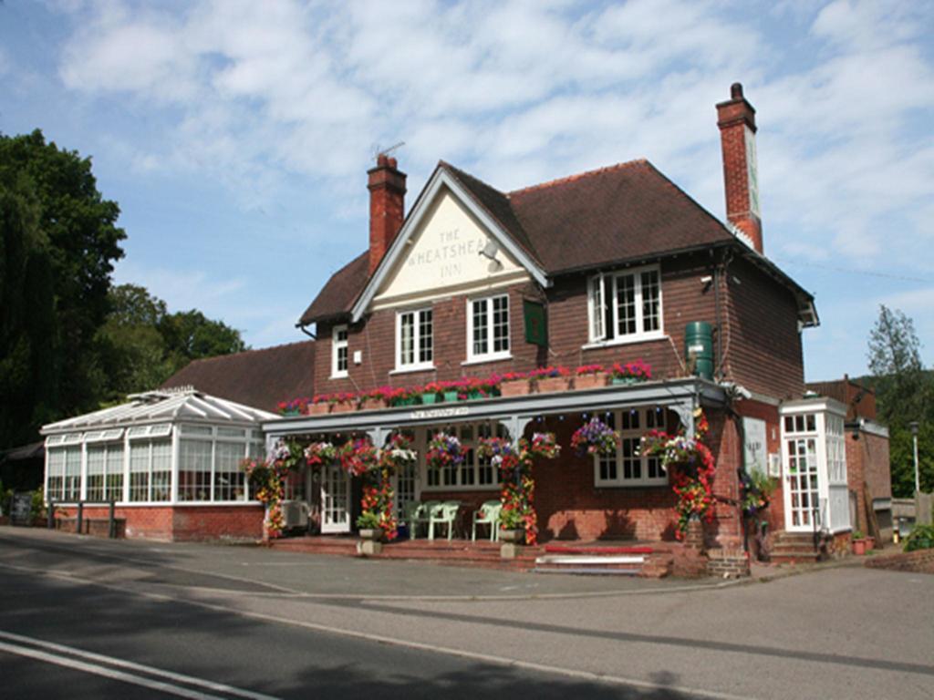 The Wheatsheaf Inn Haslemere Exteriör bild